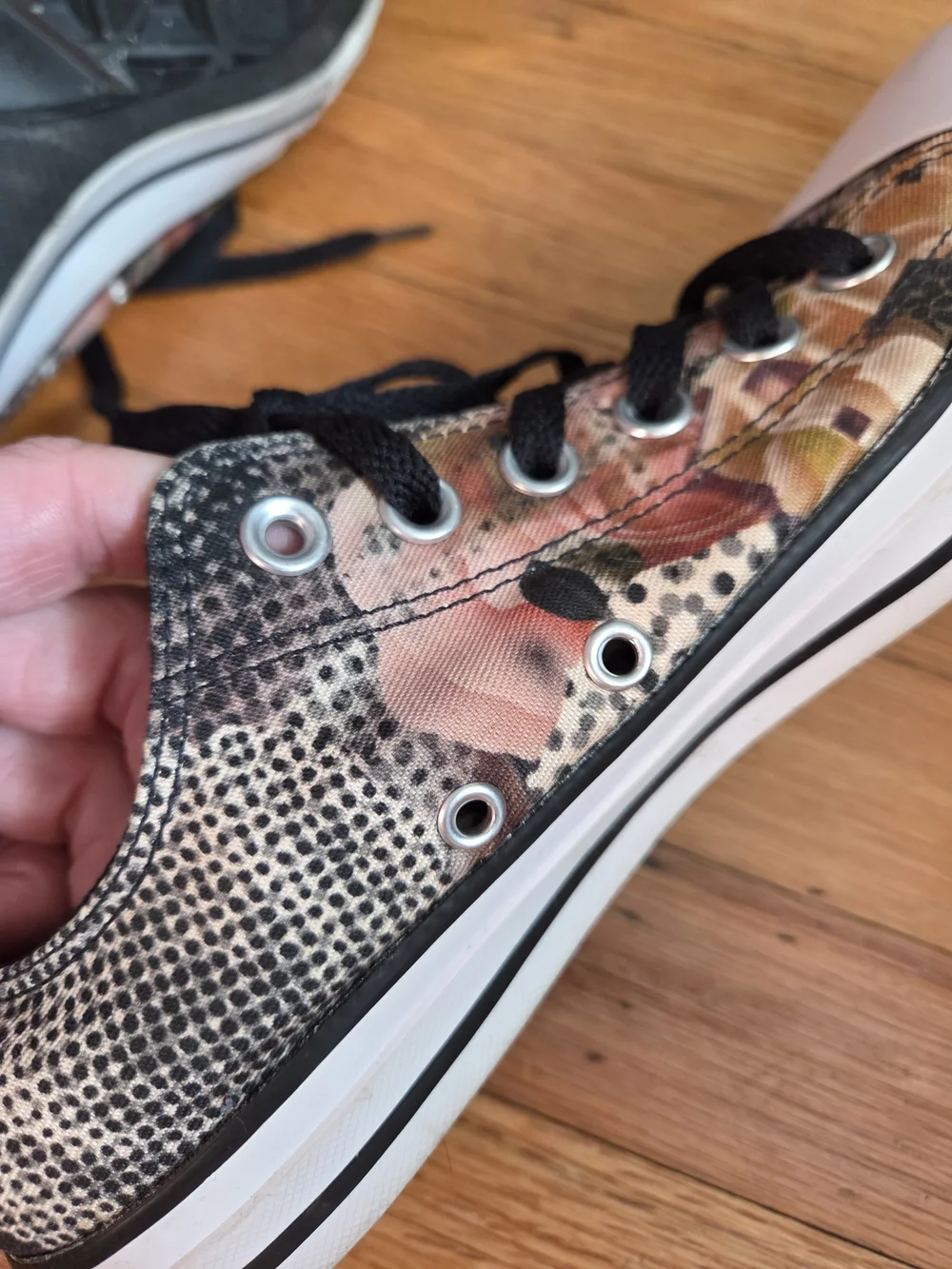 Converse low top